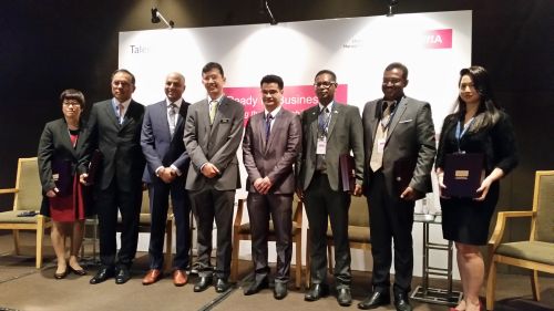 United in discussing graduate employability. Left to right: Chan Suit Fong, AirAsia Global Shared Services Sdn Bhd CEO; Devalaxhmana Param, HP Global Centre, Country HR Director, Malaysia, Indonesia & AEC; Venkkat Ramanan, Head of SEA, CIMA; Johan Mahmood Merican, TalentCorp CEO; Dr. Arham Director, Industry Relations Division, Ministry of Education; Muhammad Imran Kunalan Abdullah, General Manager, MDeC; Shankar Nagalingam, APAC HR Lead, IHS; Michelle Ann-Iking, Senior Organisation Development Manager, Citibank Berhad.