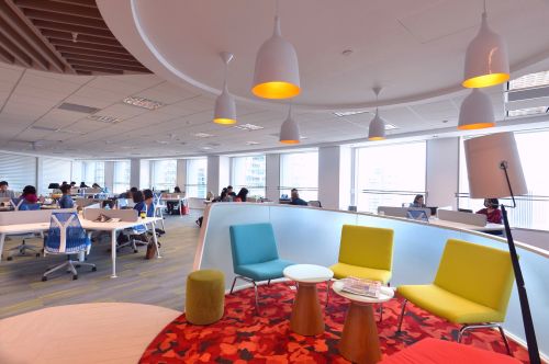 Maxis practices an open office layout style.